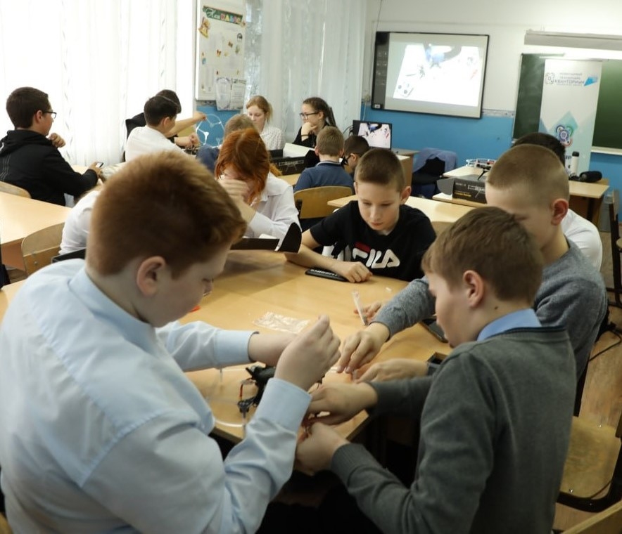 С 15 апреля мобильный технопарк «Кванториум» работает в Ташлинском районе